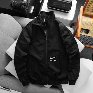 Khoác  dù nam. Chất liệu dù nhăn, ống tay may phối lé.