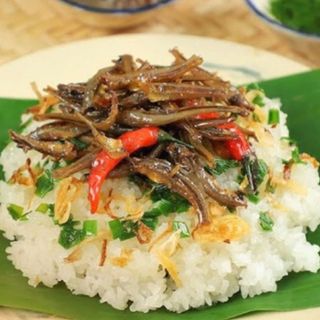 Cá cơm khô - không đầu, loại ngon, dày thịt, ít xương, chế biến được nhiều món ăn kèm với cơm. -1KG