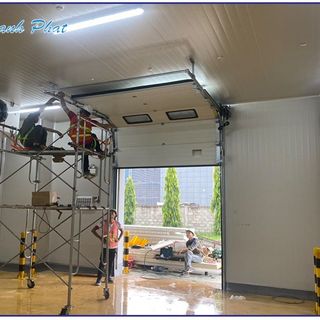 CỬA TRƯỢT TRẦN OVERHEAD DOOR NHẬP KHẨU THEO KÍCH THƯỚC YÊU CẦU