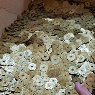 Đồng xu âm dương may mắn