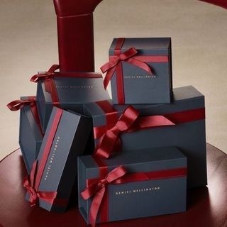 ĐỒNG HỒ NỮ CAO CẤP D WELLINGTON DÂY DA ĐỎ MẶT CHỮ NHẬT FULLBOX