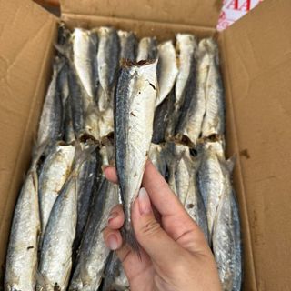 Cá nục hấp mặn loại đẹp cả thùng khối lượng 6kg