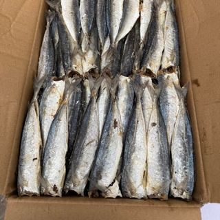 Cá nục hấp mặn loại đẹp cả thùng khối lượng 6kg