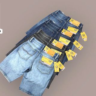 Sọt jeans. Vải dày  , co giãn.