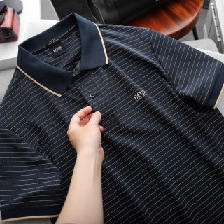 Polo nam.  Chất vải Rayon sọc dệt tuyến tính tạo hoạ tiết nổi bật. Vải co giãn 4 chiều cao cấp, ko nhăn, mềm, mướt.