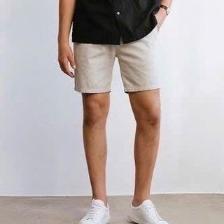 Short kaki nam slimfit , 8 màu , form ngang gối  Chất vải 98% cotton dày dặn đanh mịn 2% sợi Spandex co giãn thoải mái.
