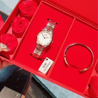 SET QUỐC TẾ PHỤ NỮ HỘP HOA HỒNG ĐỎ DANIEL W CAO CẤP THÉP ICONIC VÀ CUFF