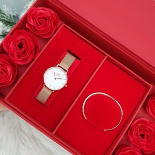 SET QUỐC TẾ PHỤ NỮ HỘP HOA HỒNG ĐỎ DANIEL W CAO CẤP DÂY LƯỚI PETITE VÀ CUFF