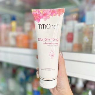 Sữa Tắm Trắng Sạch Tế Bào Chết Titione (200g)