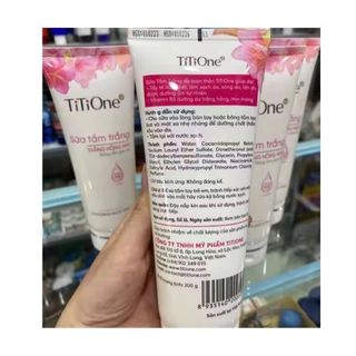 Sữa Tắm Trắng Sạch Tế Bào Chết Titione (200g)