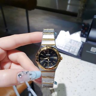 SĂN SALE ĐẦU NĂM ĐỒNG HỒ NAM NỮ TRUNG CẤP OMAGE VIỀN BEZEL KHOÁ BƯỚM