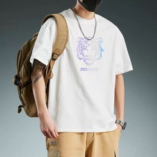 Áo thun được làm từ 100% cotton cao cấp, mang lại cảm giác thoáng mát, thấm hút mồ hôi tốt và bền màu.