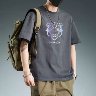 Áo thun được làm từ 100% cotton cao cấp, mang lại cảm giác thoáng mát, thấm hút mồ hôi tốt và bền màu.