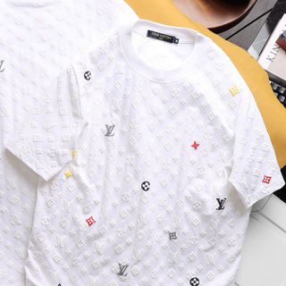 T- shirt nam. Chất thun cotton 4c cao cấp xịn.   Full tem tag túi zip.
