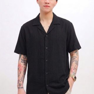 Sơ mi ngắn tay nam.  Chất 100% cotton, vải dệt vân sọc chìm tinh tế dễ phối.