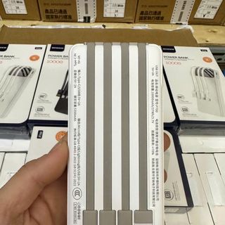 Sạc dự phòng Sendem P700 10000mah tích hợp 4 dây sạc (Có VAT)