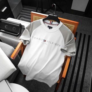 T- Shirt nam Full 7 colors.     Chất liệu 100% COTTON chính phẩm co giản 2 chiều xịn sò dày dặn mịn mát.