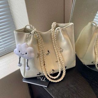 Túi xách kèm móc khoá đám mây