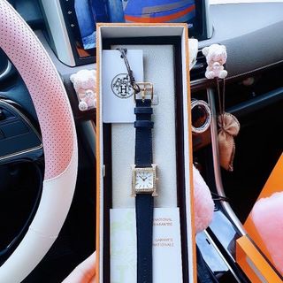 ĐỒNG HỒ NỮ CAO CẤP HERMET DÂY DA VIỀN ĐÁ VÀNG GIÁ MỚI