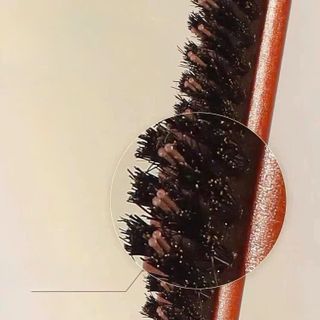 Lược còn giảm tĩnh điện giúp tóc mượt hơn