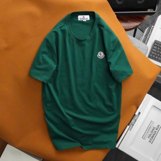 Mẫu áo thiết kế đơn giản, logo dệt may chắc chắn. Chất cotton mềm mịn thoáng mát.