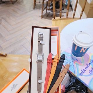 ĐỒNG HỒ NỮ CAO CẤP HERMET HÊURE VIỀN HỘT TẶNG KÈM DÂY DA XỊN GIÁ MỚI