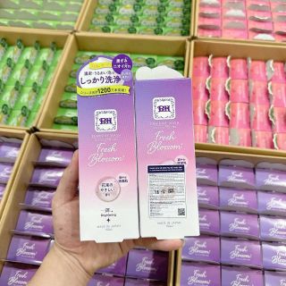 Dung dịch vệ sinh PH care Nhật