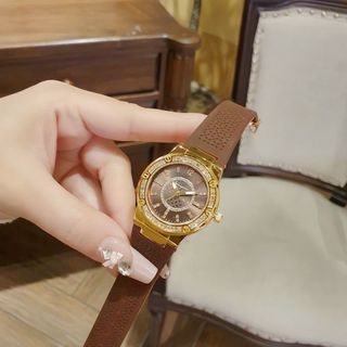 SĂN SALE ĐẦU NĂM ĐỒNG HỒ NỮ THỜI TRANG SALVATHORE DÂY CAO SU