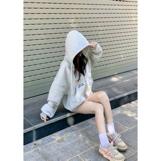 Áo Khoác Form Boxy Logo In Nổi 2 Ngôi Sao - Phong Cách Hiện Đại & Thoải Mái