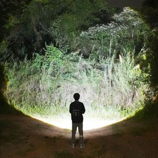 Đèn Pin XPE Siêu Sáng SD-1023 Thích Hợp Cắm Trại, Leo Núi, Đi Phượt, Câu Cá