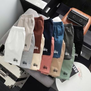 Chia mã Quần short Logo đặc trưng hãng. Chất vải nỉ cua chính phẩm, đồng chất, dày mịn.