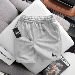 Chia mã Quần short Logo đặc trưng hãng. Chất vải nỉ cua chính phẩm, đồng chất, dày mịn.