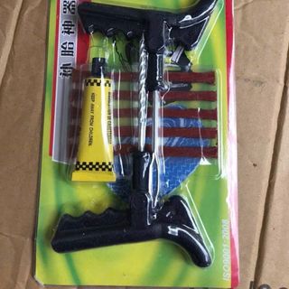 Bộ Dụng Cụ Vá Lốp Xe Không Xăm –Dụng Cho Xe Hơi Xe Ô Tô Xe Máy Vá Lụi Vá Rút Bánh Không Săm Khẩn Cấp