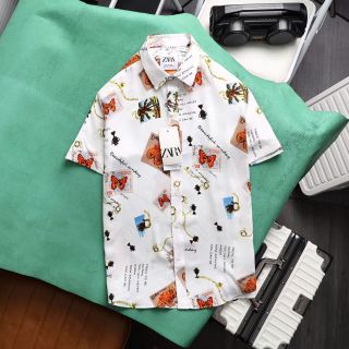 Sơ mi Nam. Chất liệu cotton lụa mềm mại, mát và ít nhăn.