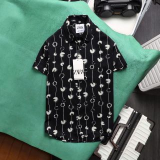 Sơ mi Nam. Chất liệu cotton lụa mềm mại, mát và ít nhăn.