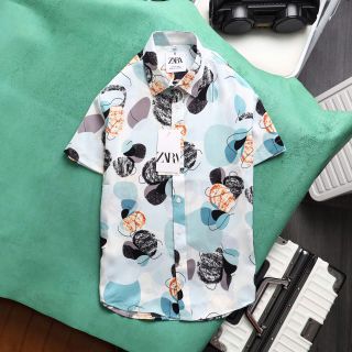 Sơ mi Nam. Chất liệu cotton lụa mềm mại, mát và ít nhăn.
