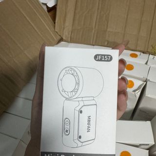 Quạt cầm tay JF157- quạt tích điện dùng động cơ không chổi than