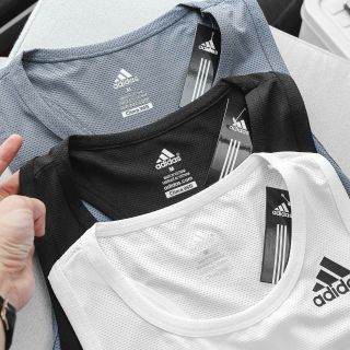 Ba lỗ A thun poly lỗ kim 4c trơn láng, mát rượi, co giãn 4c thoải mái.