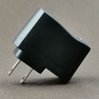 Cóc Sạc Đen Có Đèn Led Báo Đầy (Sạc điện thoại, Loa thẻ nhớ...)