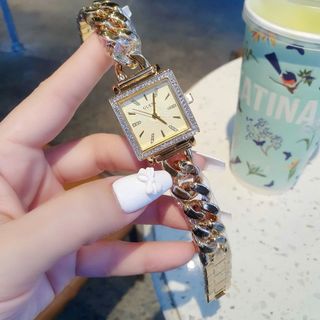 SĂN SALE ĐẦU NĂM ĐỒNG HỒ NỮ THỜI TRANG GUECC DÂY XÍCH MẶT VUÔNG GOLD