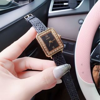 SĂN SALE ĐẦU NĂM ĐỒNG HỒ NỮ THỜI TRANG GUECC DÂY DA ĐEN MẶT VUÔNG