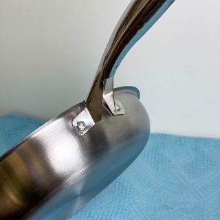 CHẢO CHỐNG DÍNH 28CM CÁN DÀI VÂN TỔ ONG