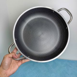 CHẢO CHỐNG DÍNH 28CM 2 QUAI VÂN TỔ ONGcharo