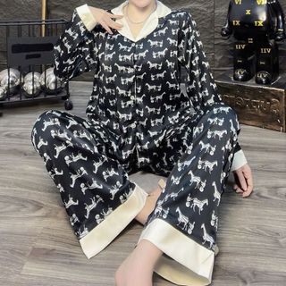 Đồ mặc nhà pijama