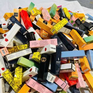 THANH LÝ Lô 300 chai nước hoa lăn bị lưng