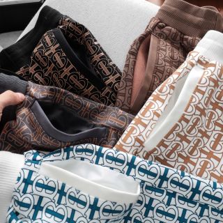 Quần Short nam.  Chất vải Bc cotton mịn dày cực đẹp. Thiết kế logo in bao giặt máy.