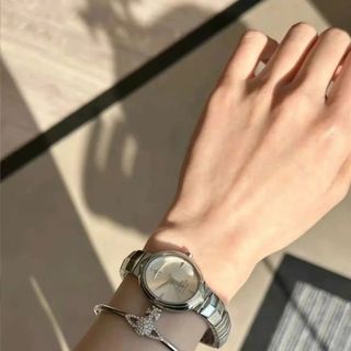 ĐỒNG HỒ NỮ CAO CẤP VIVIENN ARMOUR MẶT OVAN VÒNG KIỀNG BẠC FULLBOX