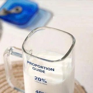 LY THUỶ TINH 340ML CÓ NẮP CHỐNG TRÀN KÈM ỐNG HÚT (T58)