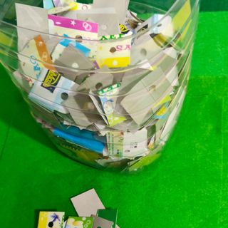 Hộp giấy bấm lỗ mấy trăm tấm như hình chỉ 30k 1 hộp