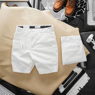 Short kaki nam.  Chất kaki dày dặn , thun con giãn , mặt vải mịn.